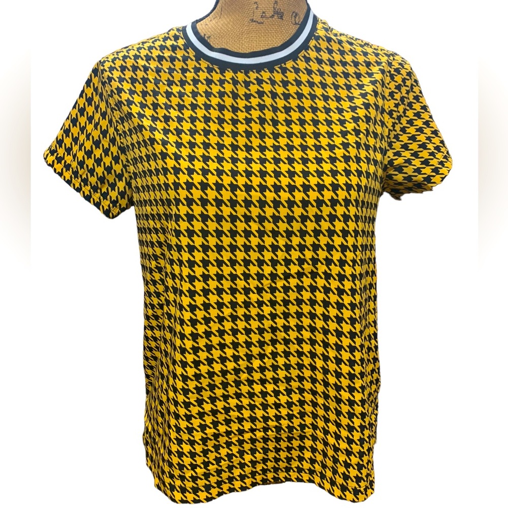 Women’s gold & black Harve Benard Top